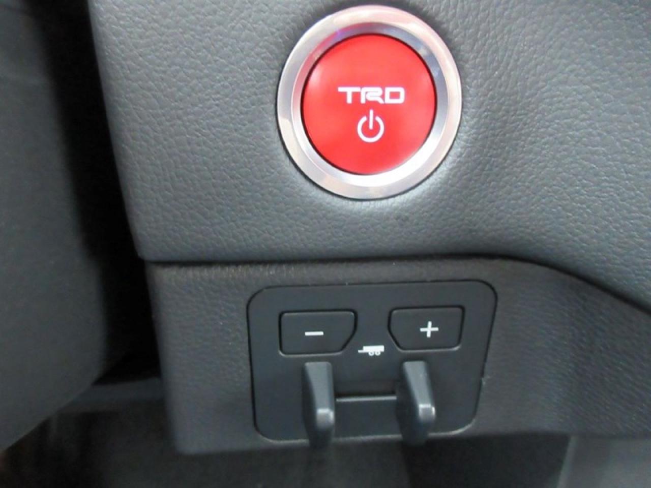 2024 Toyota Tundra Limited CREW MAX Photo