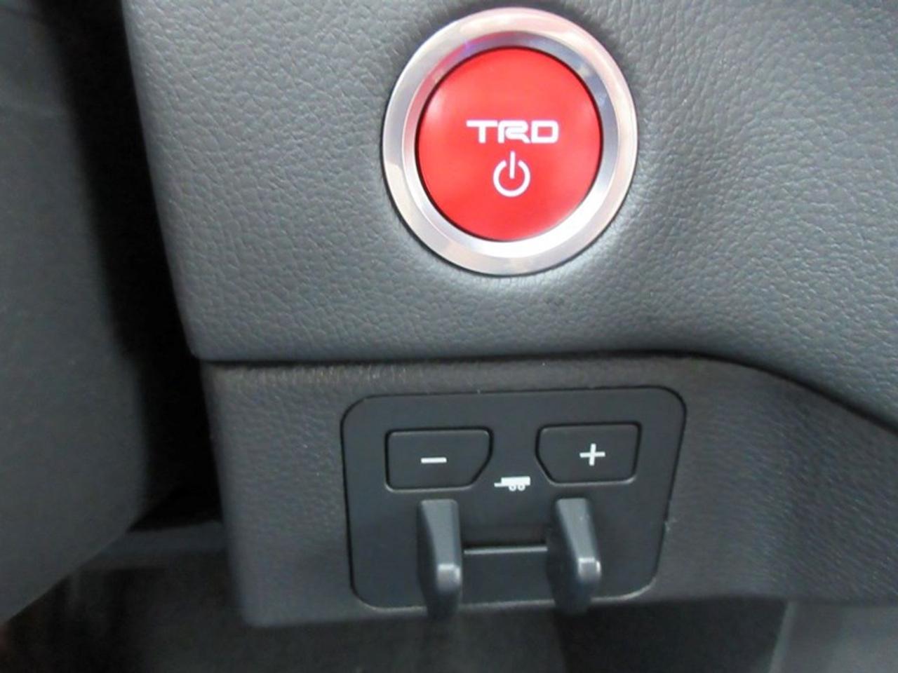 2024 Toyota Tundra Limited CREW MAX Photo