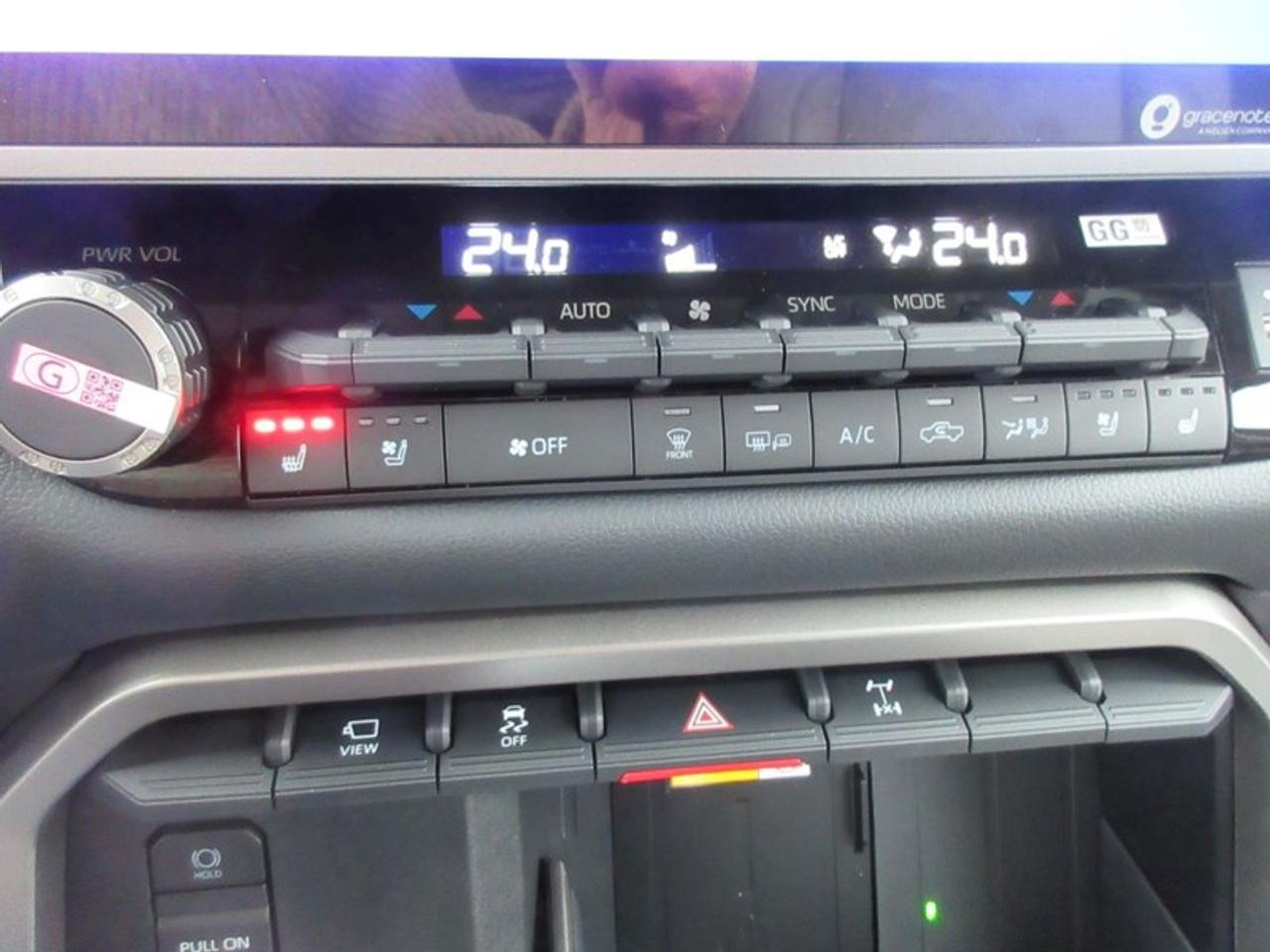 2024 Toyota Tundra Limited CREW MAX Photo