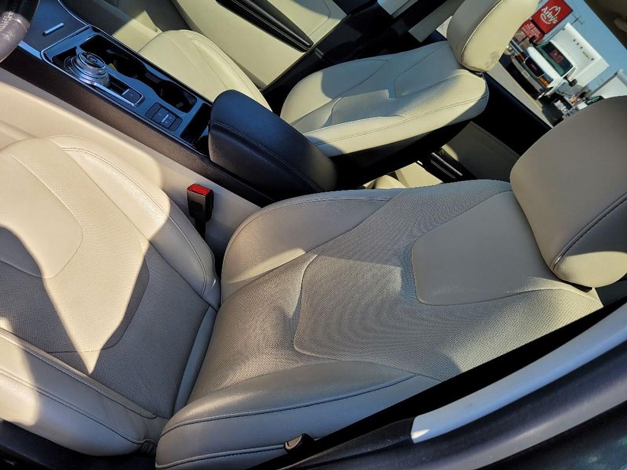2020 Ford Edge Titanium AWD Photo