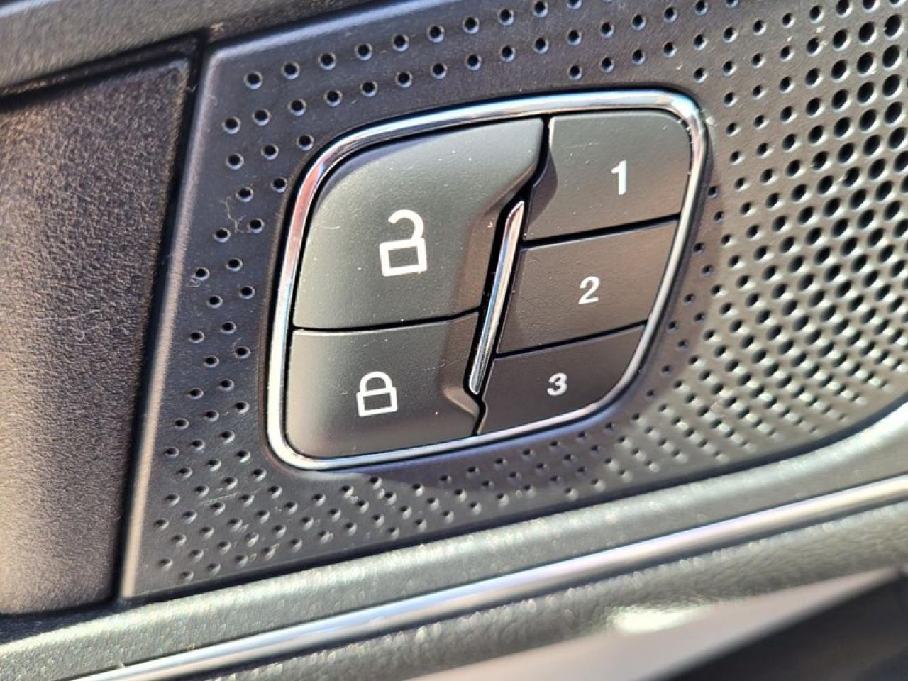 2020 Ford Edge Titanium AWD Photo