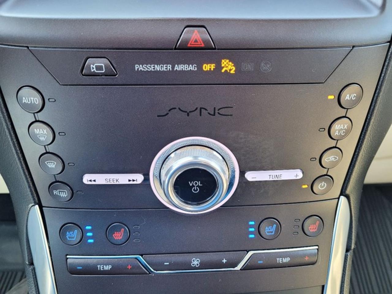 2020 Ford Edge Titanium AWD Photo