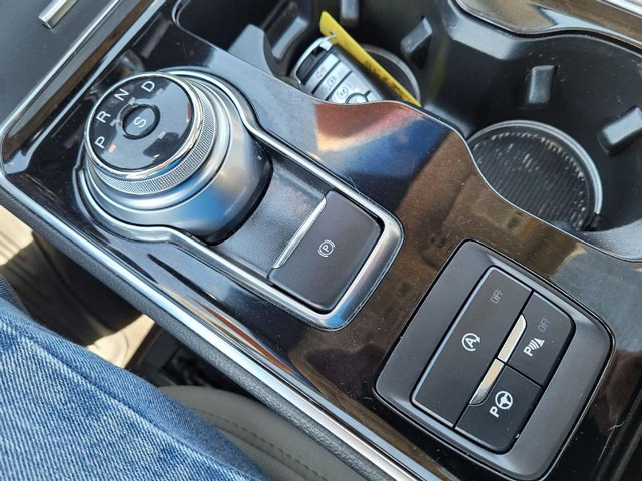 2020 Ford Edge Titanium AWD Photo