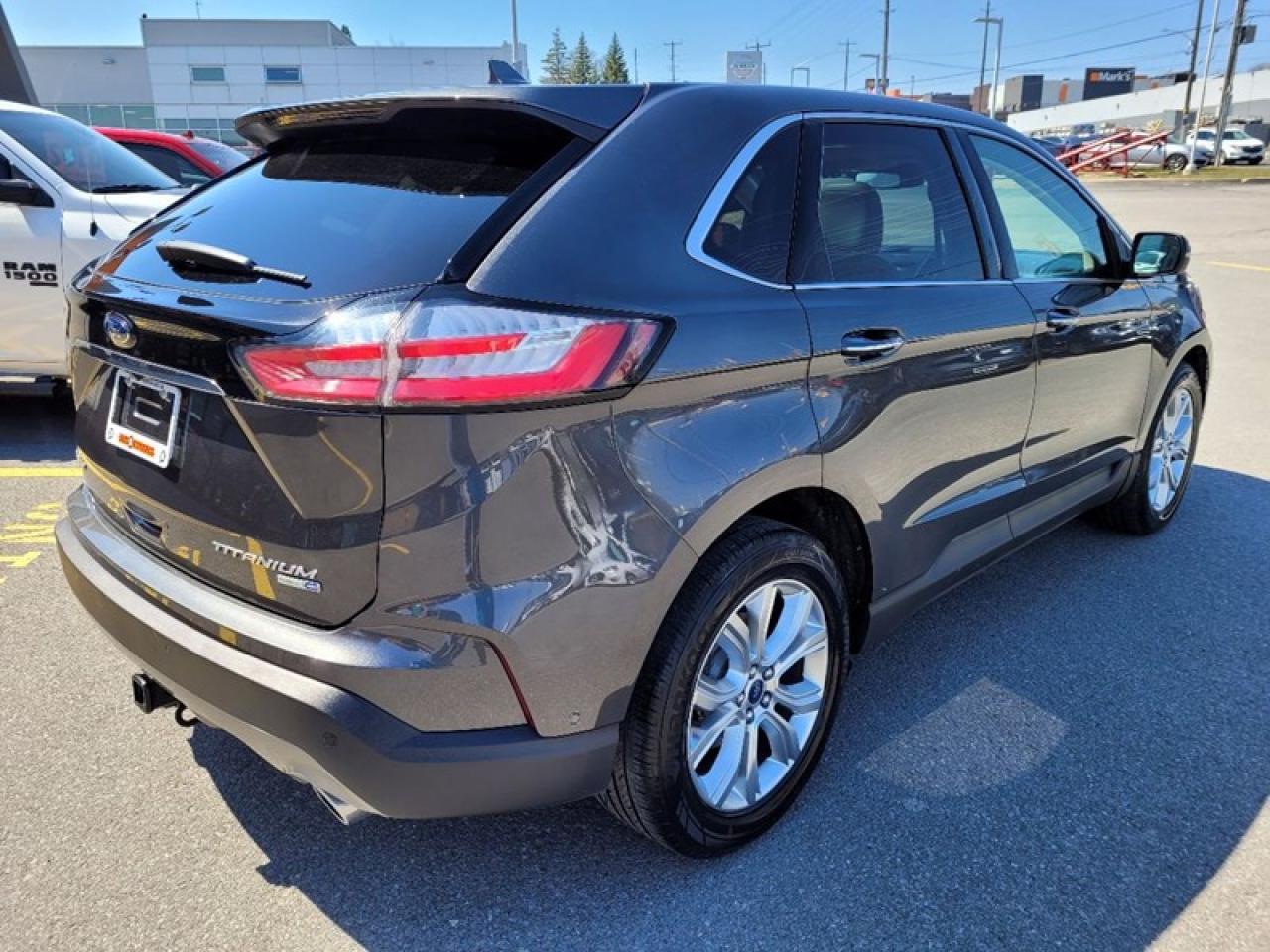 2020 Ford Edge Titanium AWD Photo
