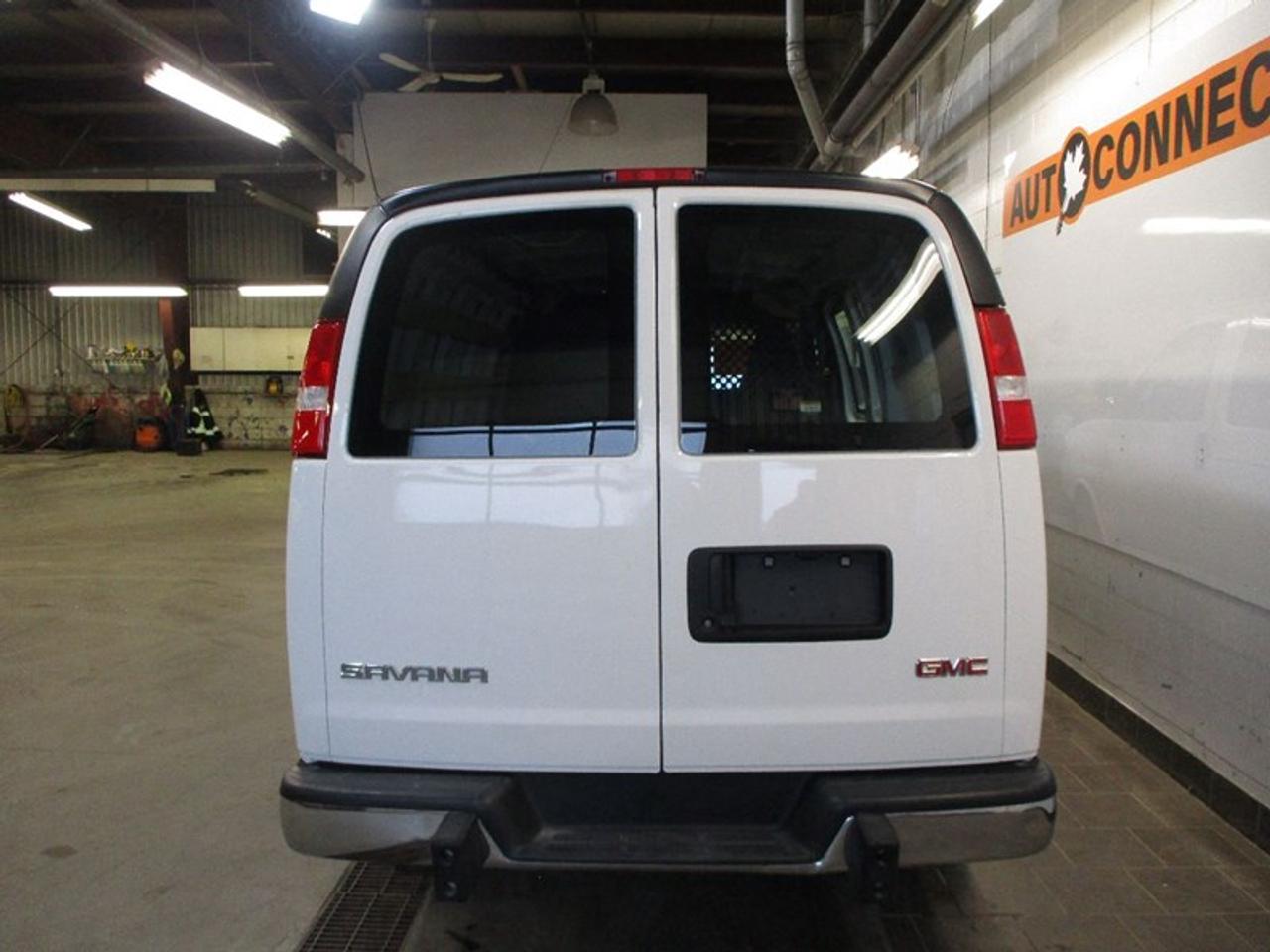 2020 GMC Savana G2500 Photo4
