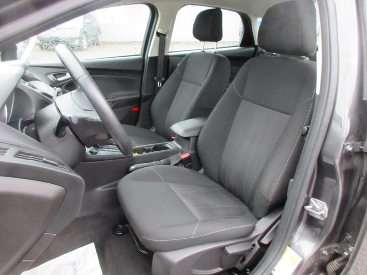 2018 Ford Focus SE Photo