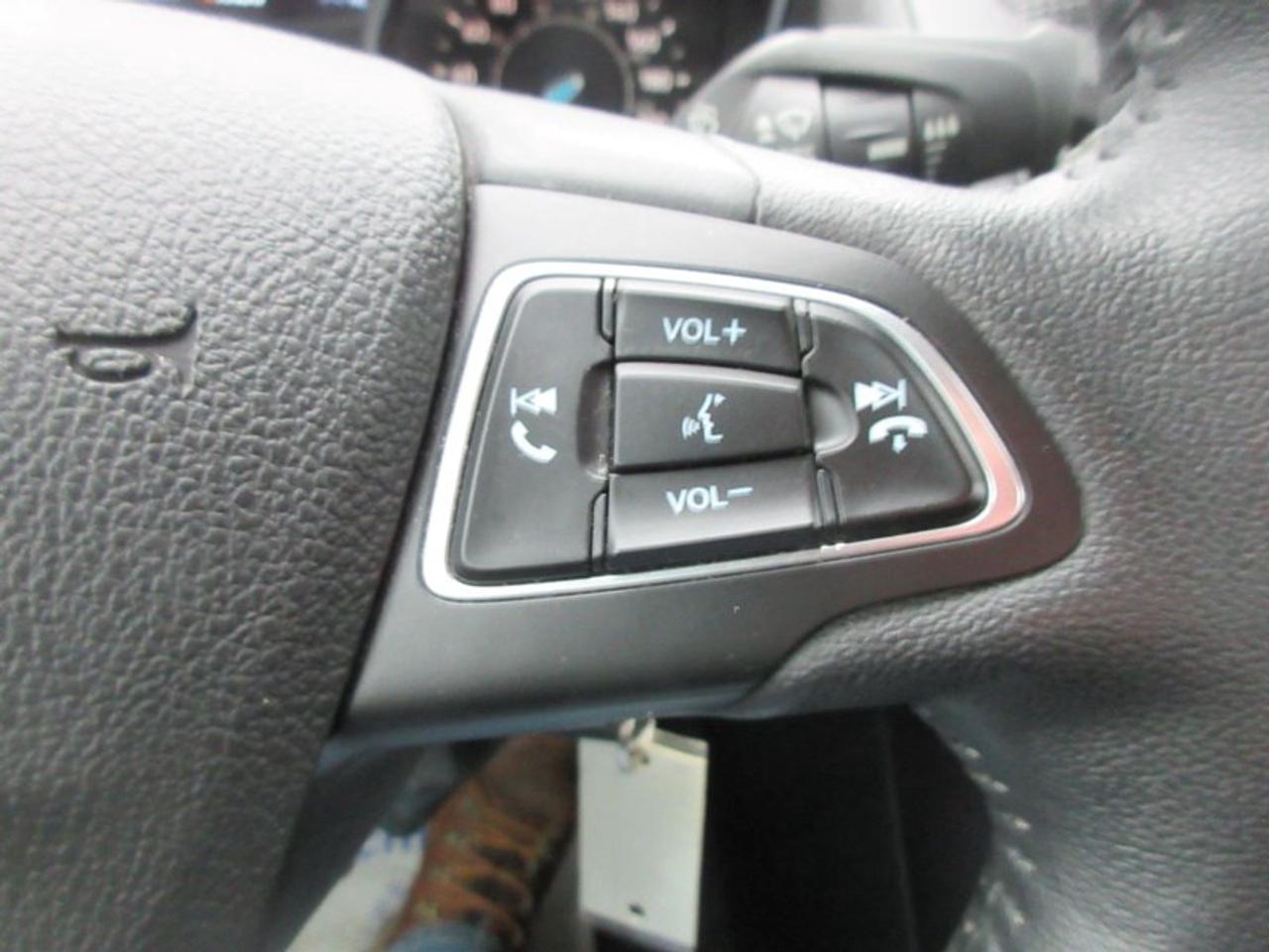 2018 Ford Focus SE Photo