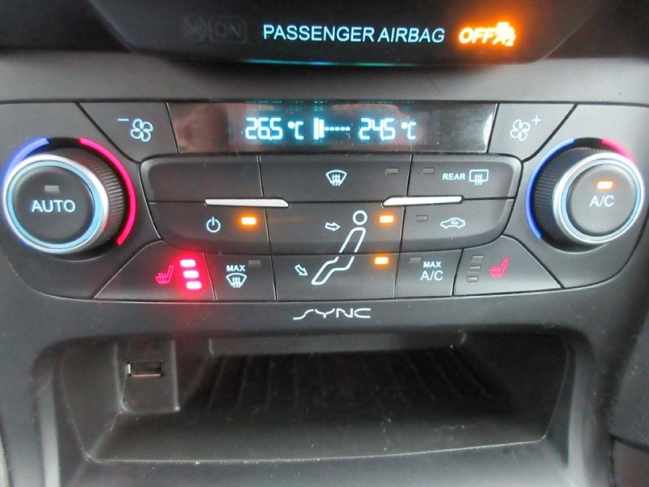 2018 Ford Focus SE Photo