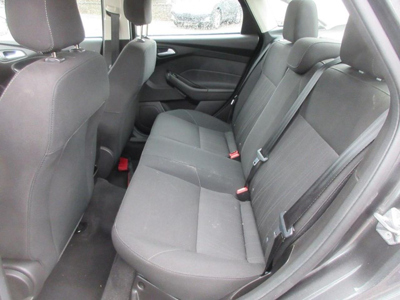 2018 Ford Focus SE Photo