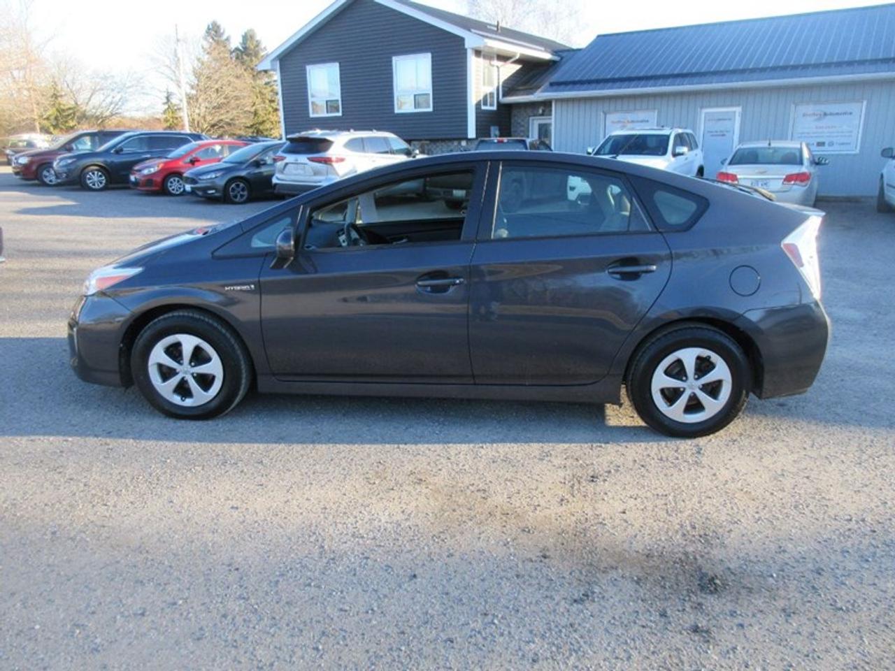 2014 Toyota Prius Hatchback Photo5