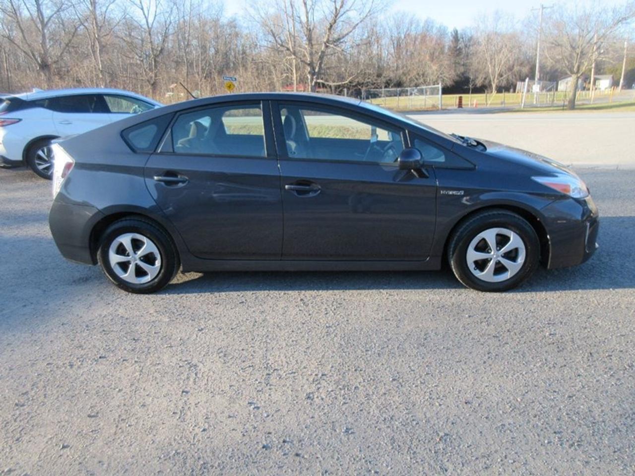 2014 Toyota Prius Hatchback Photo