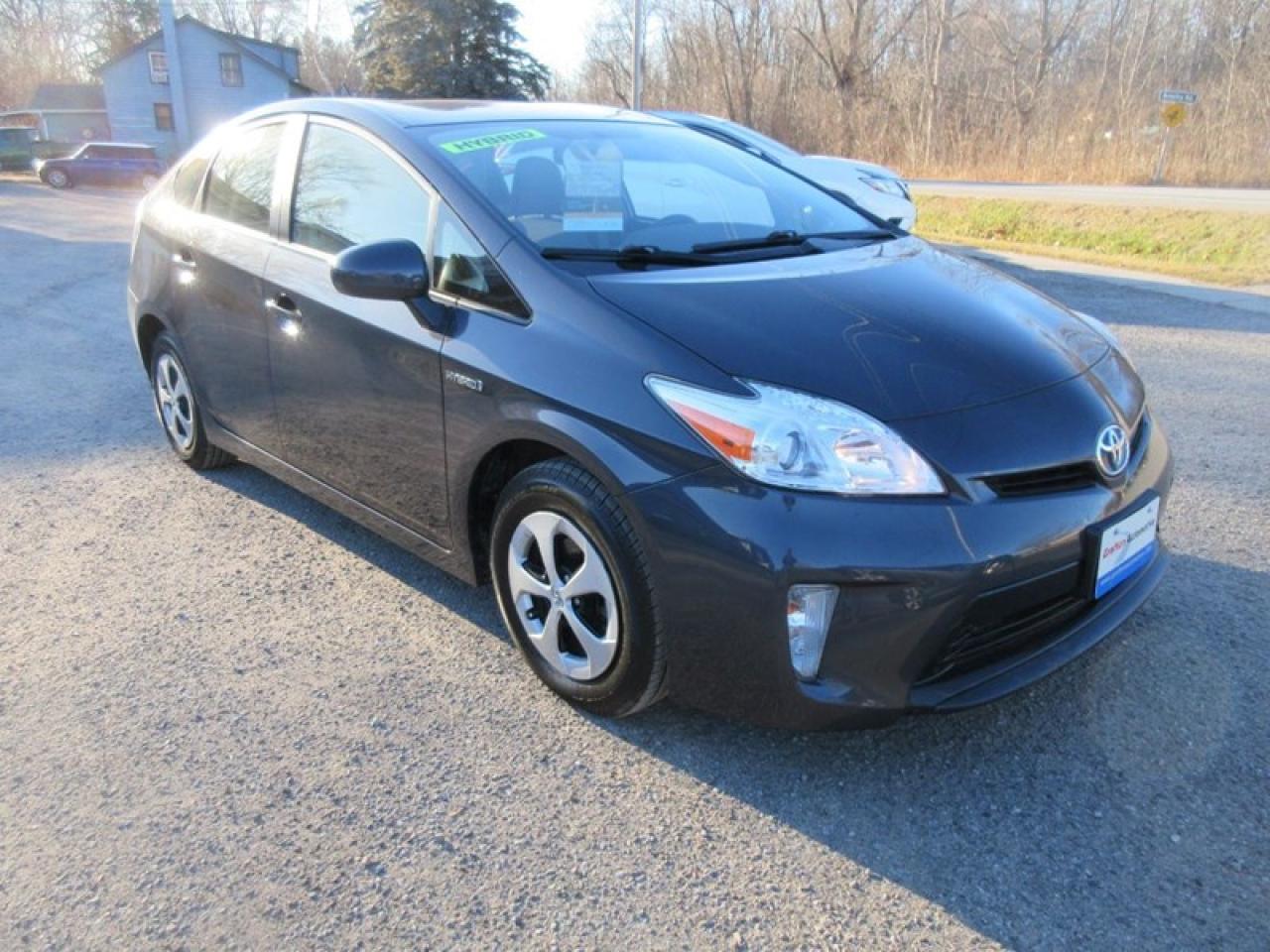 2014 Toyota Prius Hatchback Photo