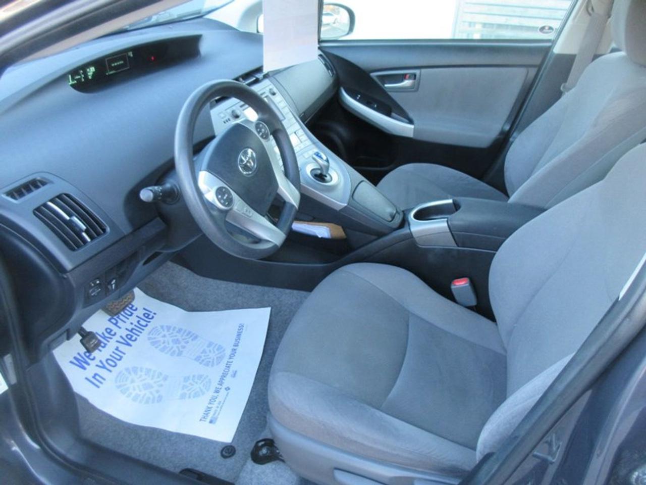 2014 Toyota Prius Hatchback Photo