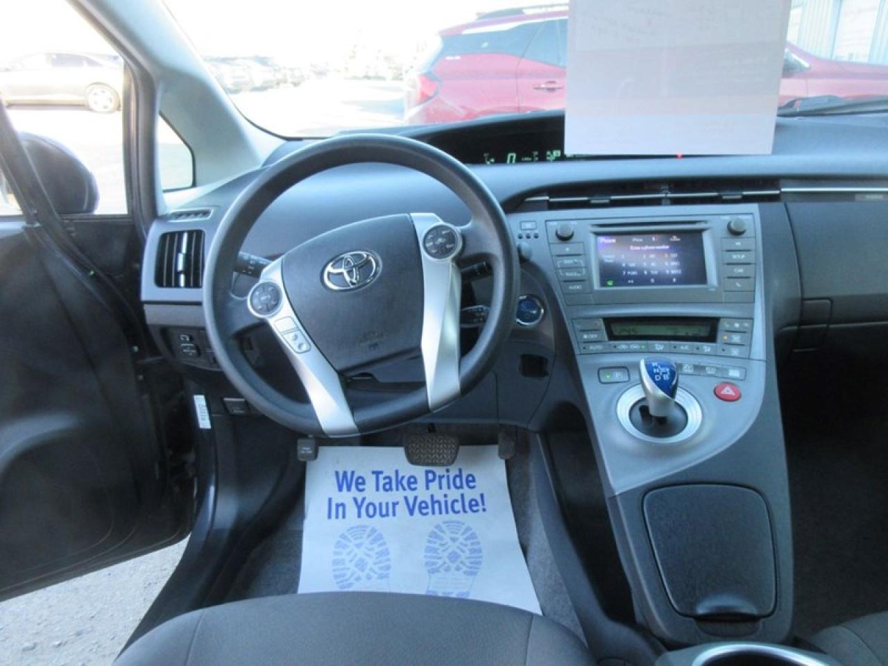 2014 Toyota Prius Hatchback Photo