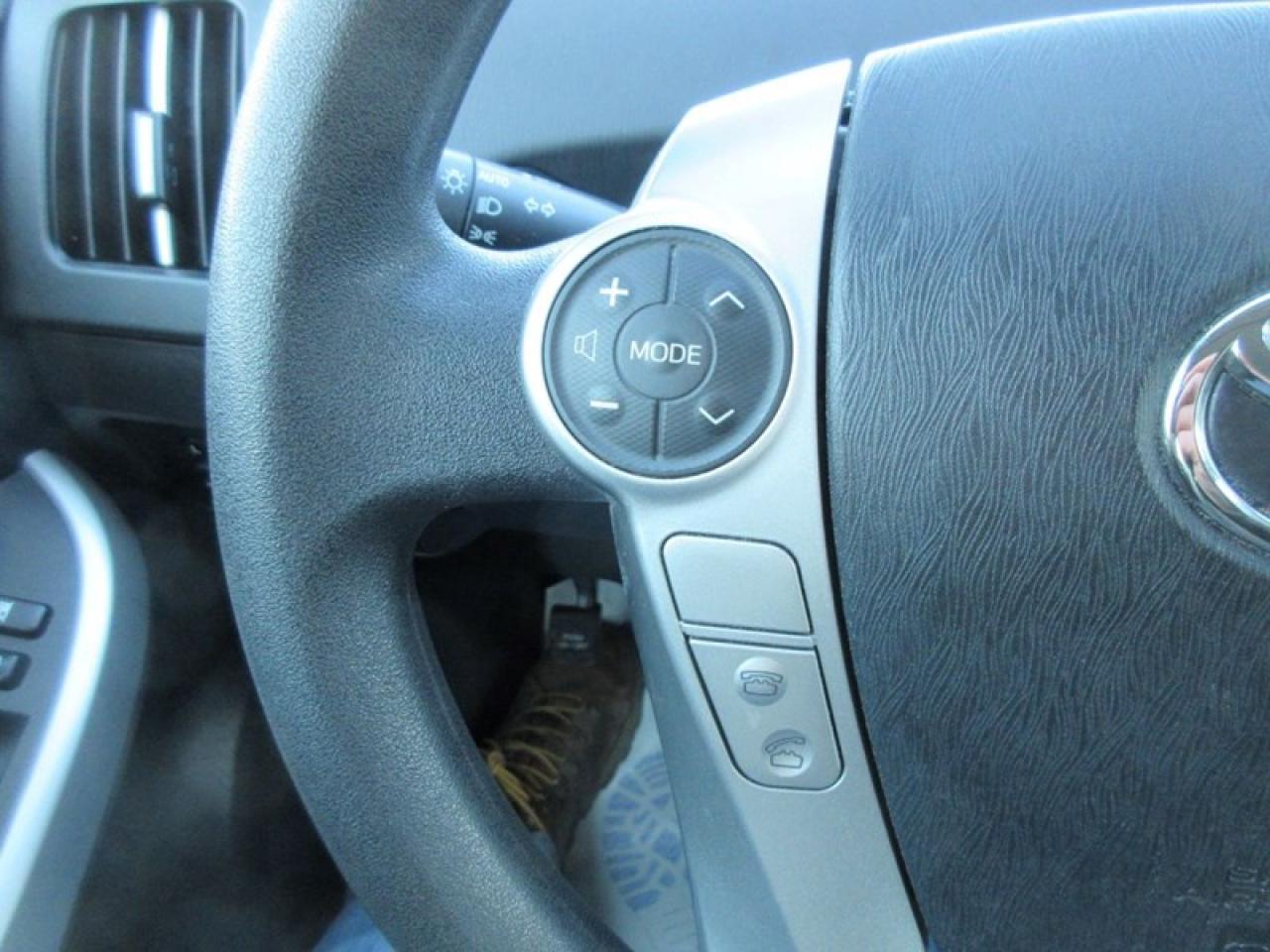 2014 Toyota Prius Hatchback Photo