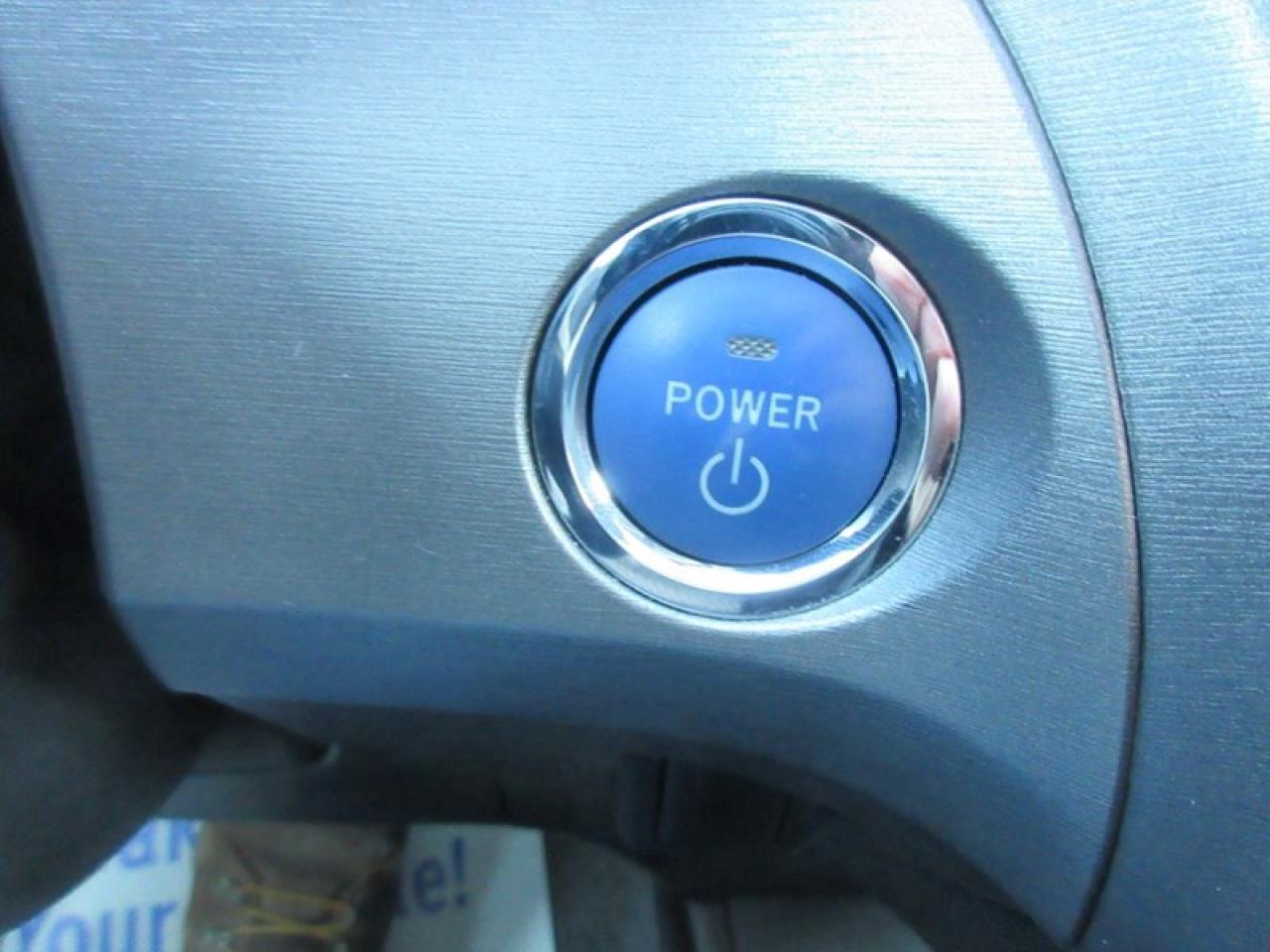 2014 Toyota Prius Hatchback Photo