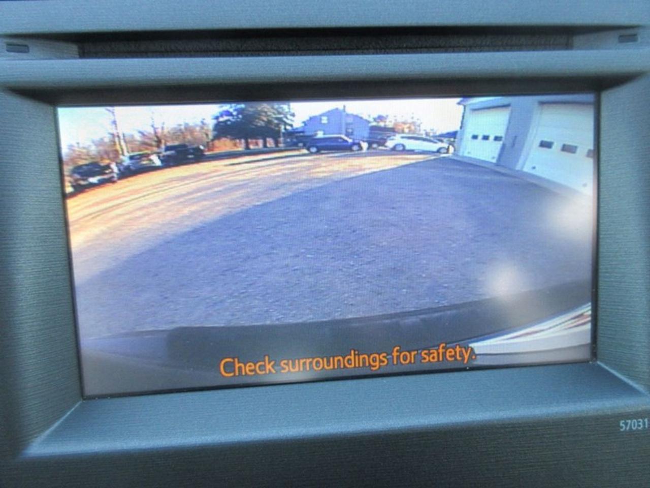 2014 Toyota Prius Hatchback Photo
