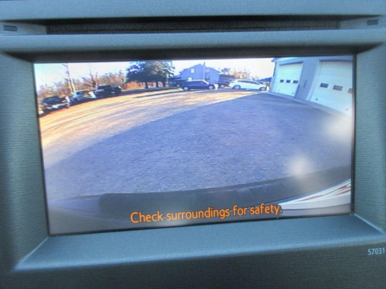 2014 Toyota Prius Hatchback Photo