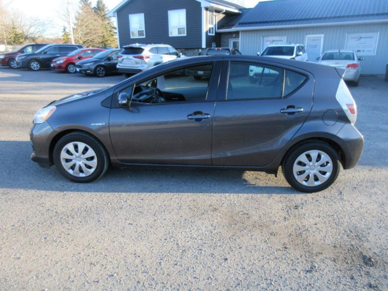 2014 Toyota Prius c Hatchback Photo