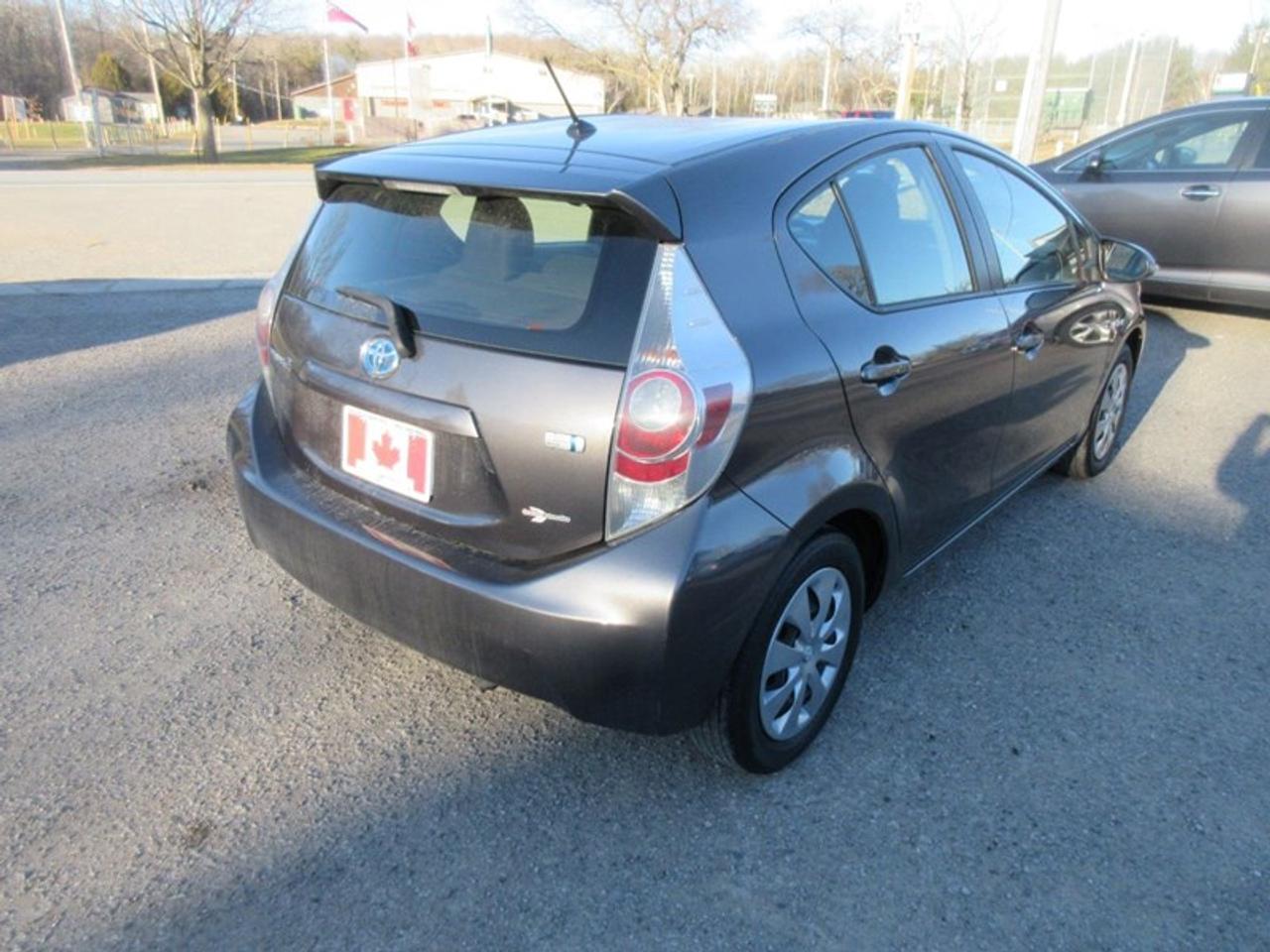 2014 Toyota Prius c Hatchback Photo