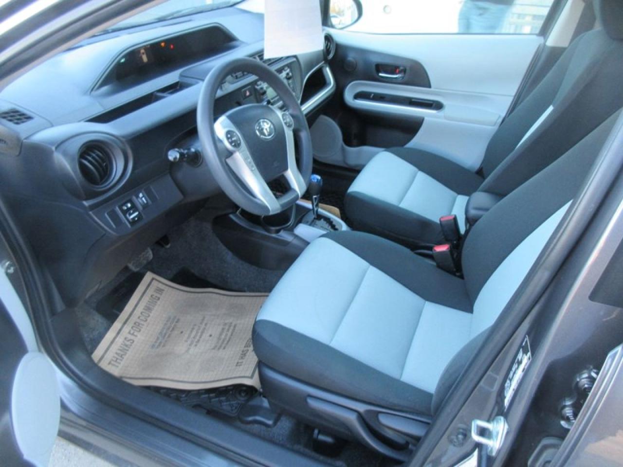 2014 Toyota Prius c Hatchback Photo