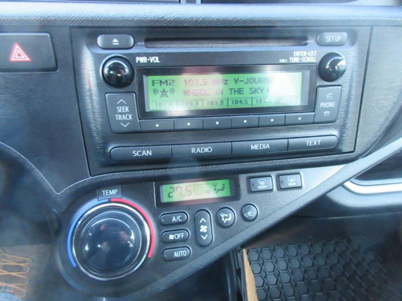 2014 Toyota Prius c Hatchback Photo