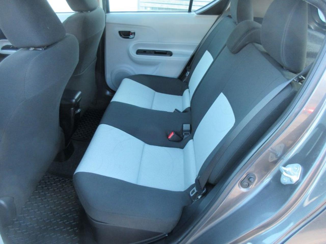 2014 Toyota Prius c Hatchback Photo