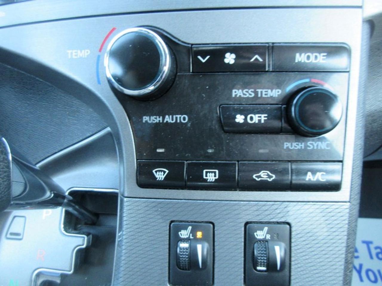 2013 Toyota Venza LIMITED AWD Photo