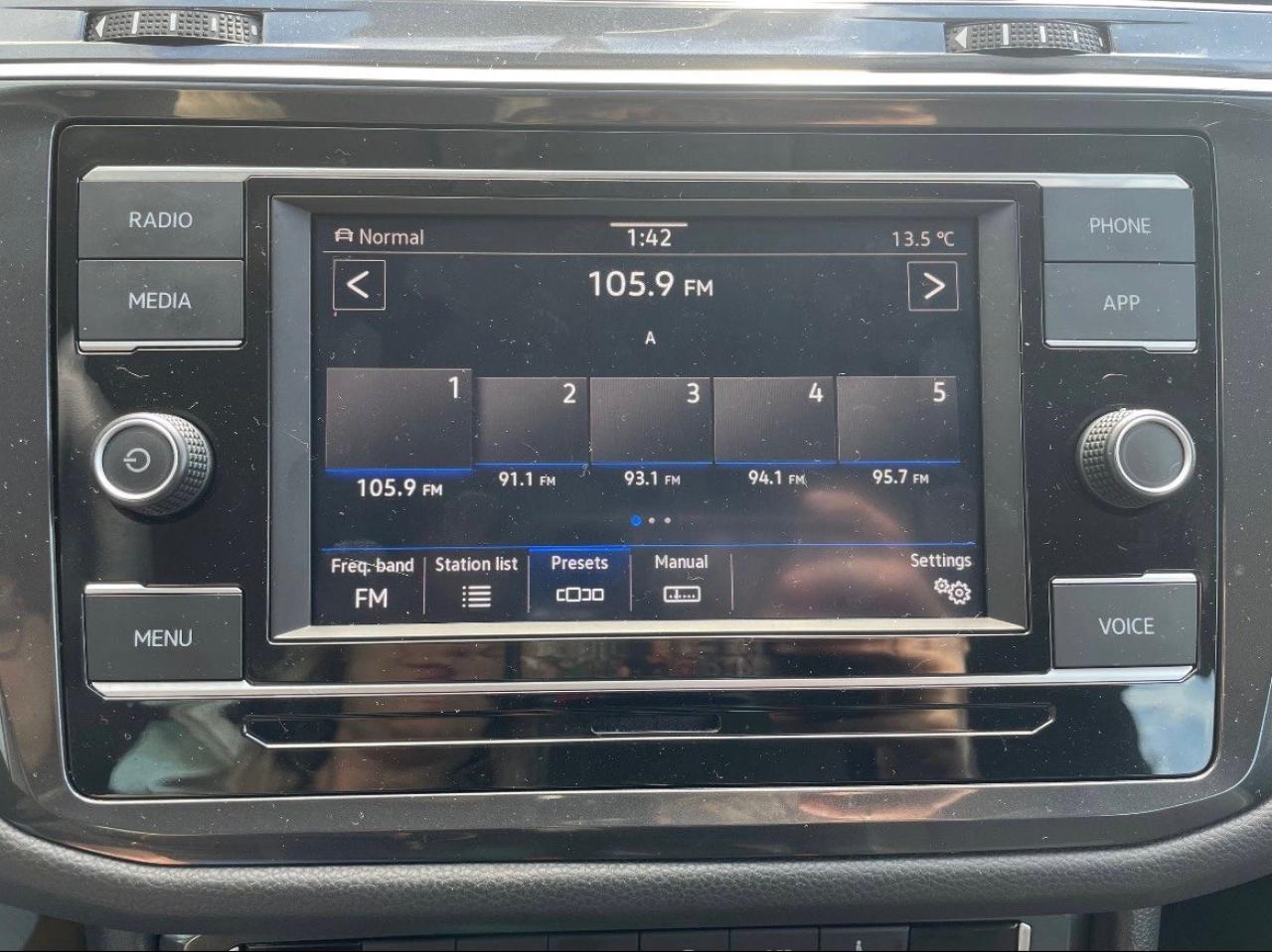 2020 Volkswagen Tiguan Comfortline 2.0T 8sp at w/Tip 4M Photo