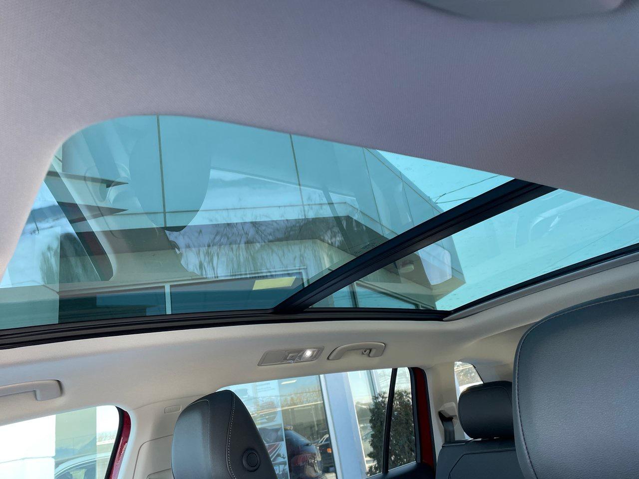 2020 Volkswagen Tiguan Comfortline 2.0T 8sp at w/Tip 4M Photo