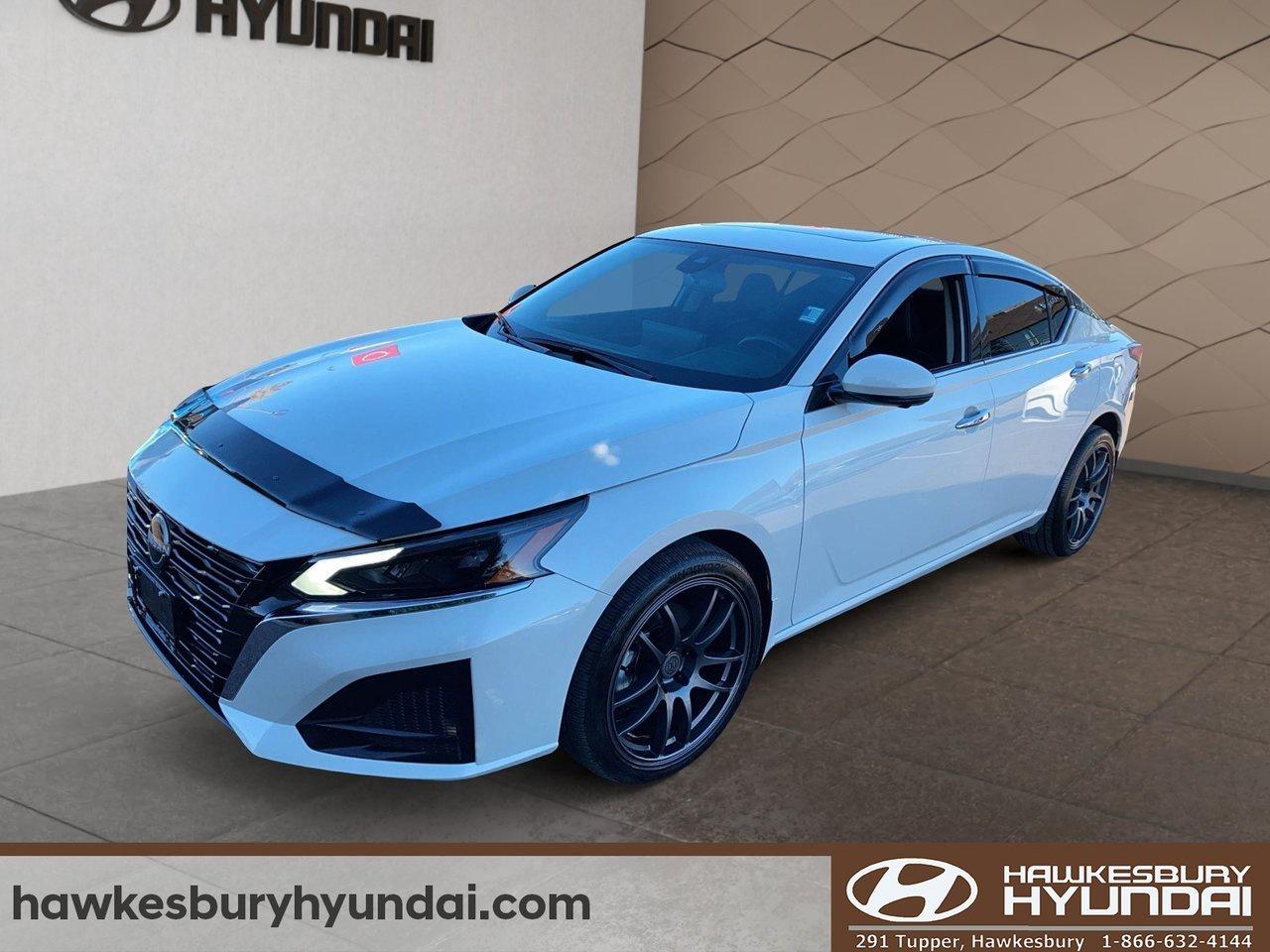 2024 Nissan Altima Platinum Photo