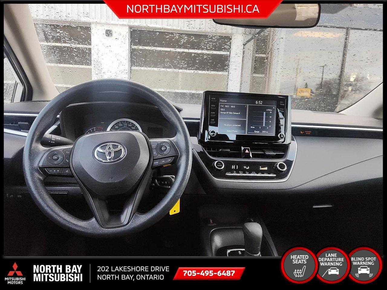 2022 Toyota Corolla LE Photo