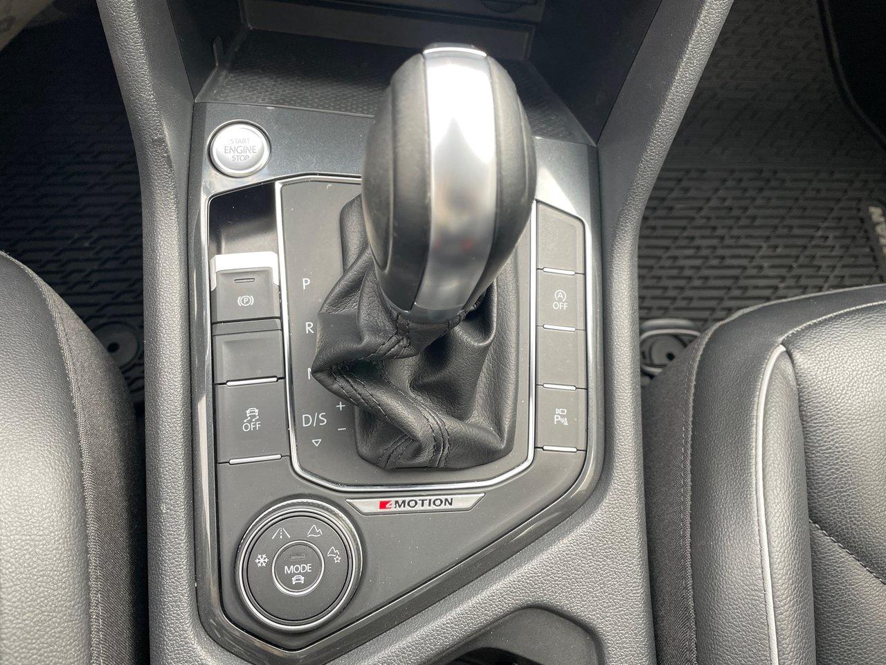 2018 Volkswagen Tiguan Highline 2.0T 8sp at w/Tip 4M Photo