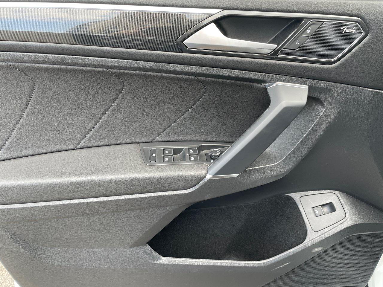 2018 Volkswagen Tiguan Highline 2.0T 8sp at w/Tip 4M Photo