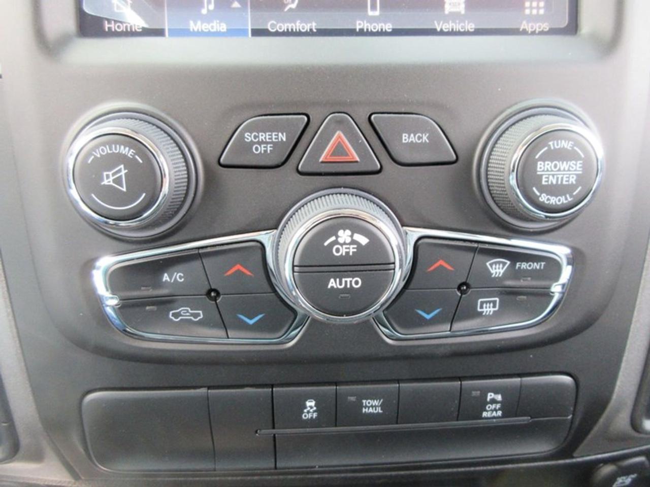 2022 RAM 1500 Classic Express Crew Cab Photo