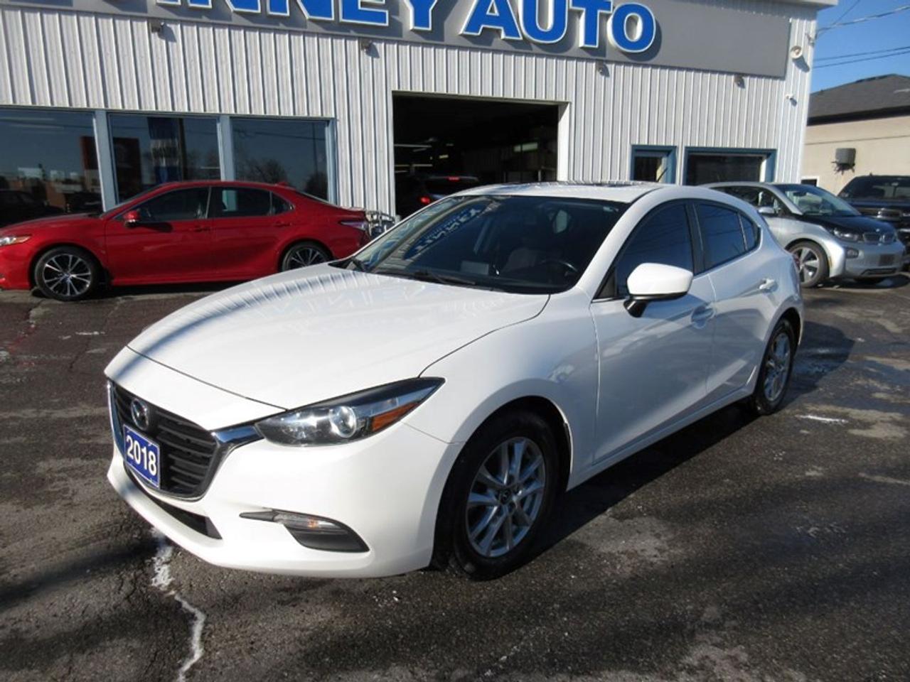 2018 Mazda MAZDA3 i Touring Photo