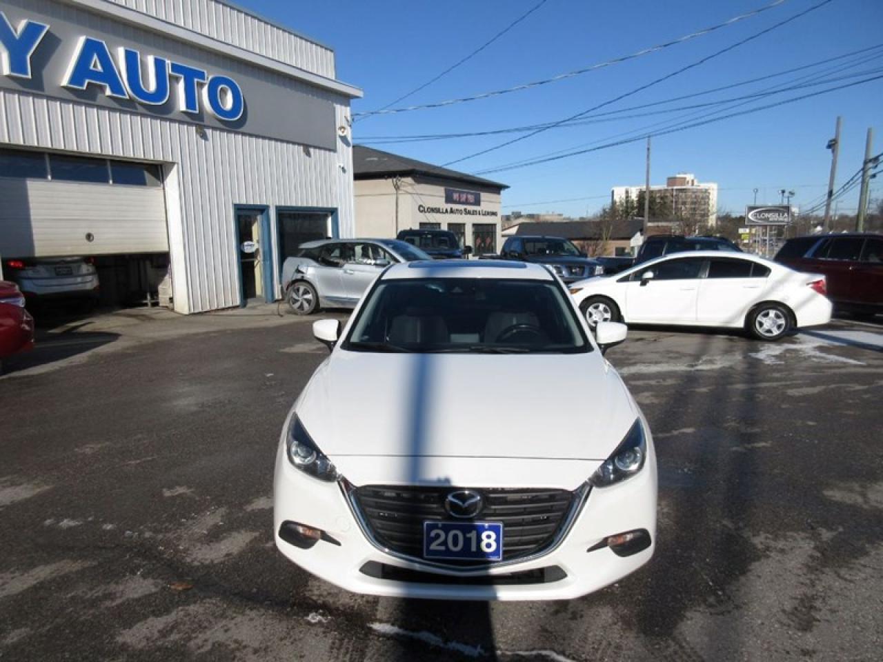 2018 Mazda MAZDA3 i Touring Photo