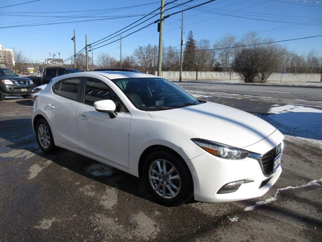 2018 Mazda MAZDA3 i Touring Photo