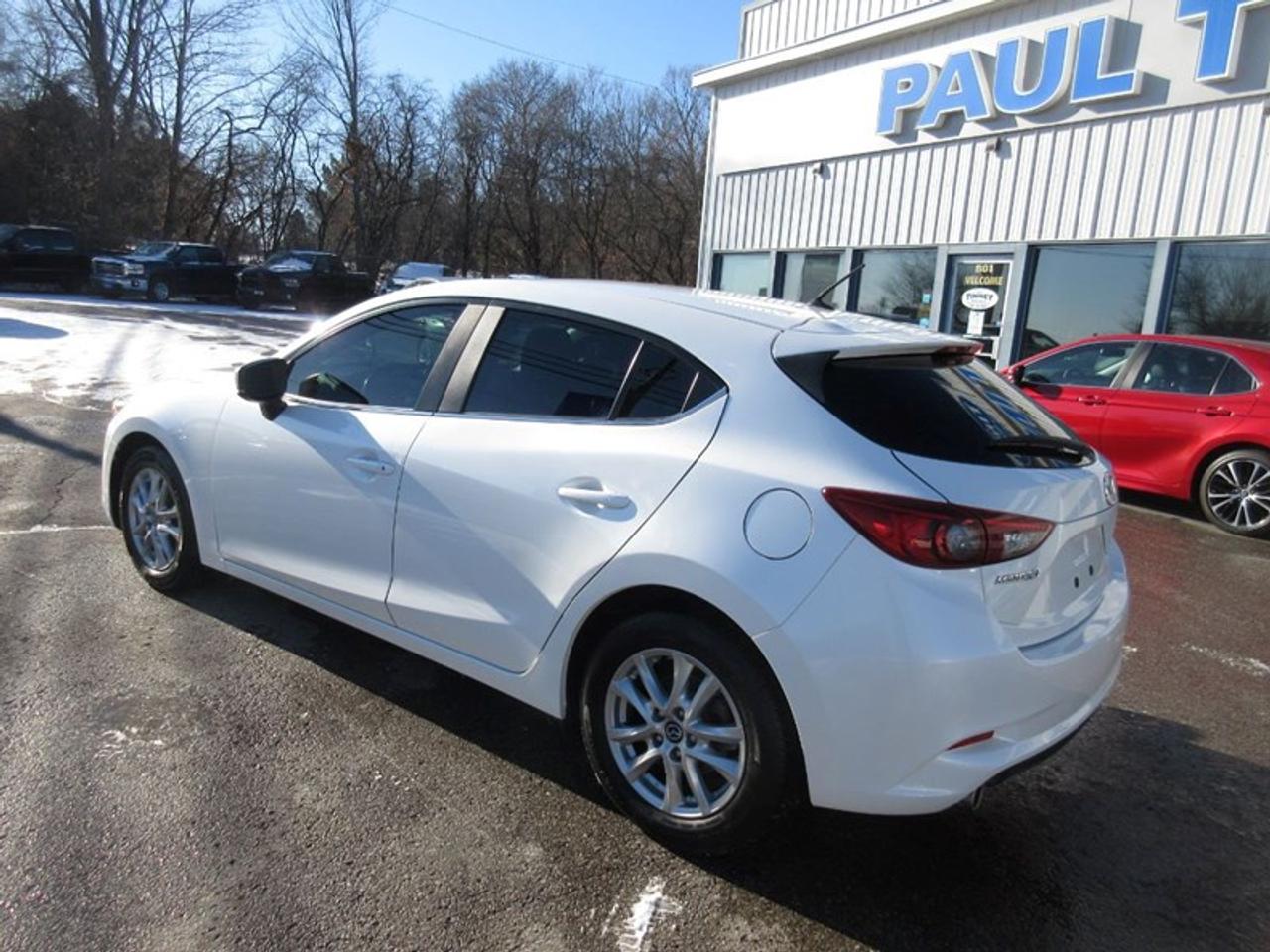2018 Mazda MAZDA3 i Touring Photo