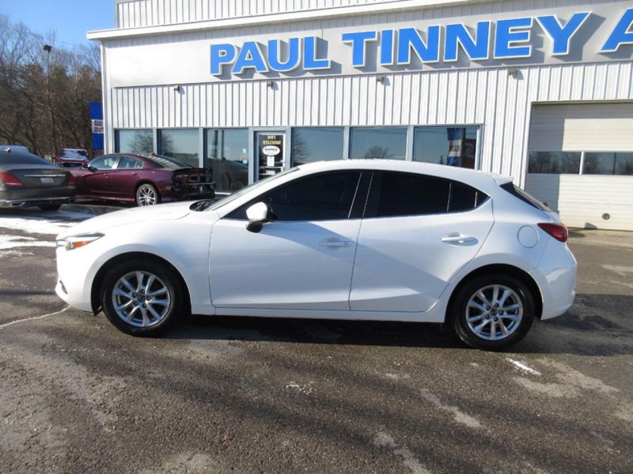 2018 Mazda MAZDA3 i Touring Photo