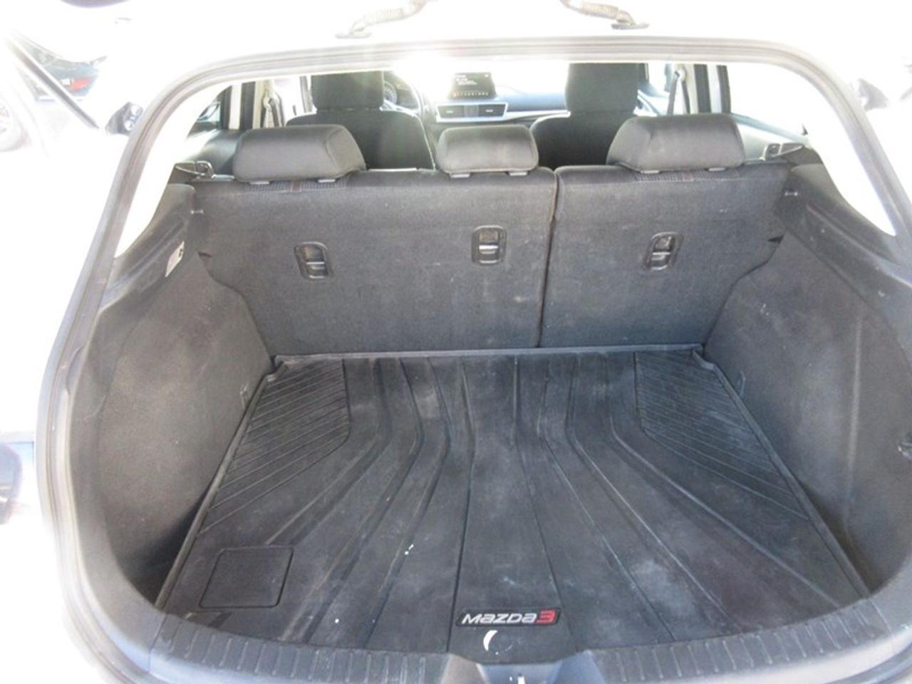 2018 Mazda MAZDA3 i Touring Photo