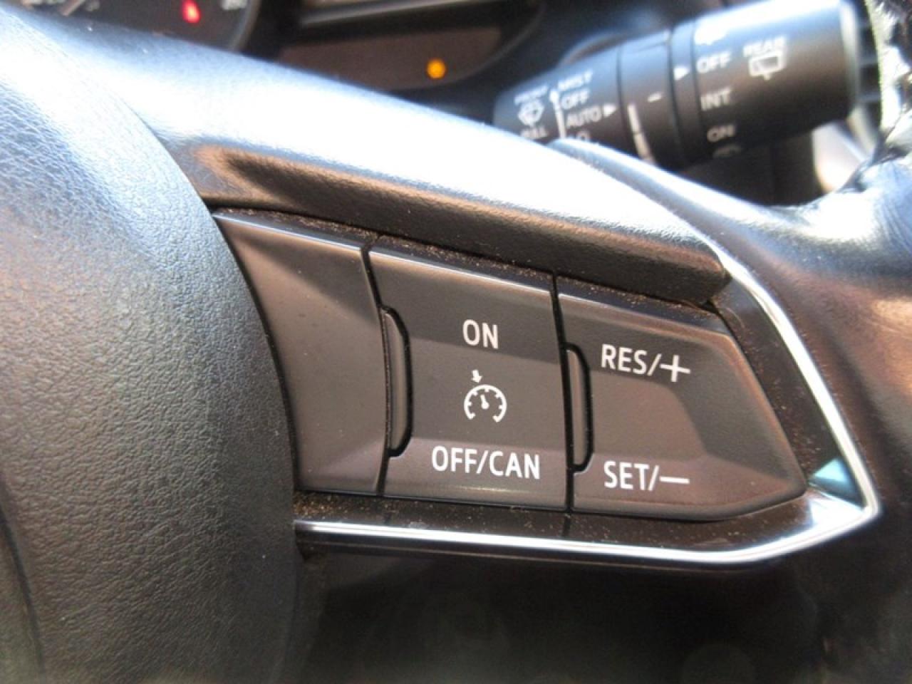 2018 Mazda MAZDA3 i Touring Photo