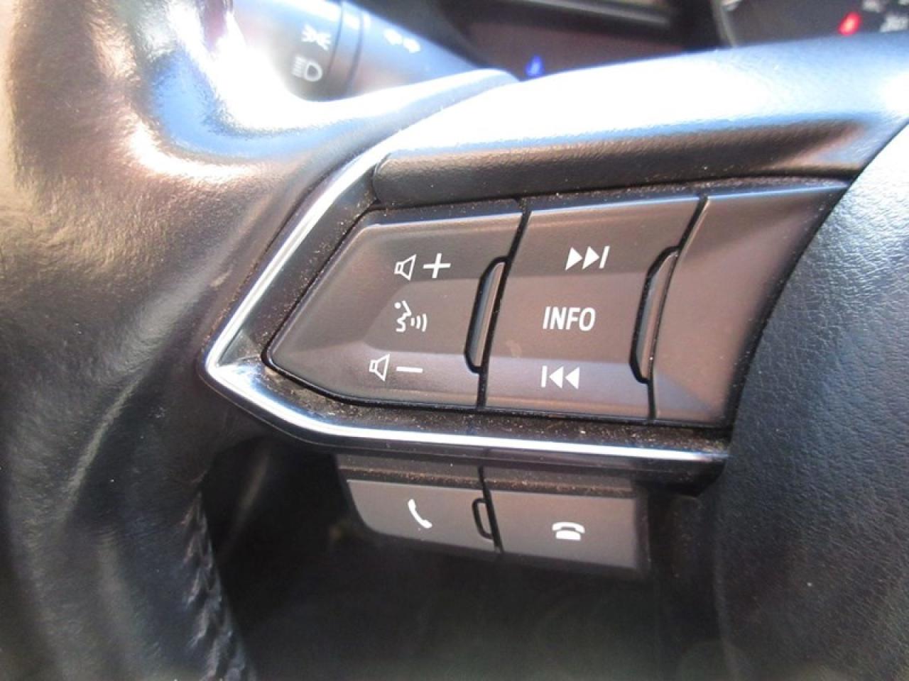 2018 Mazda MAZDA3 i Touring Photo