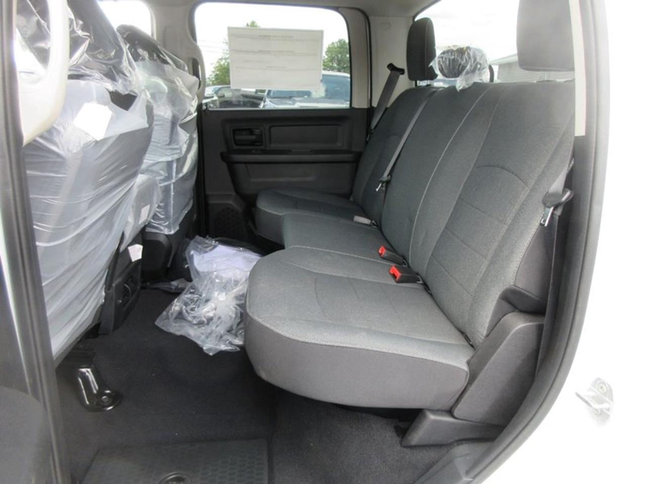 2022 RAM 1500 Classic Express Crew Cab Photo
