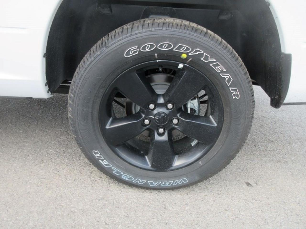 2022 RAM 1500 Classic Express Crew Cab Photo