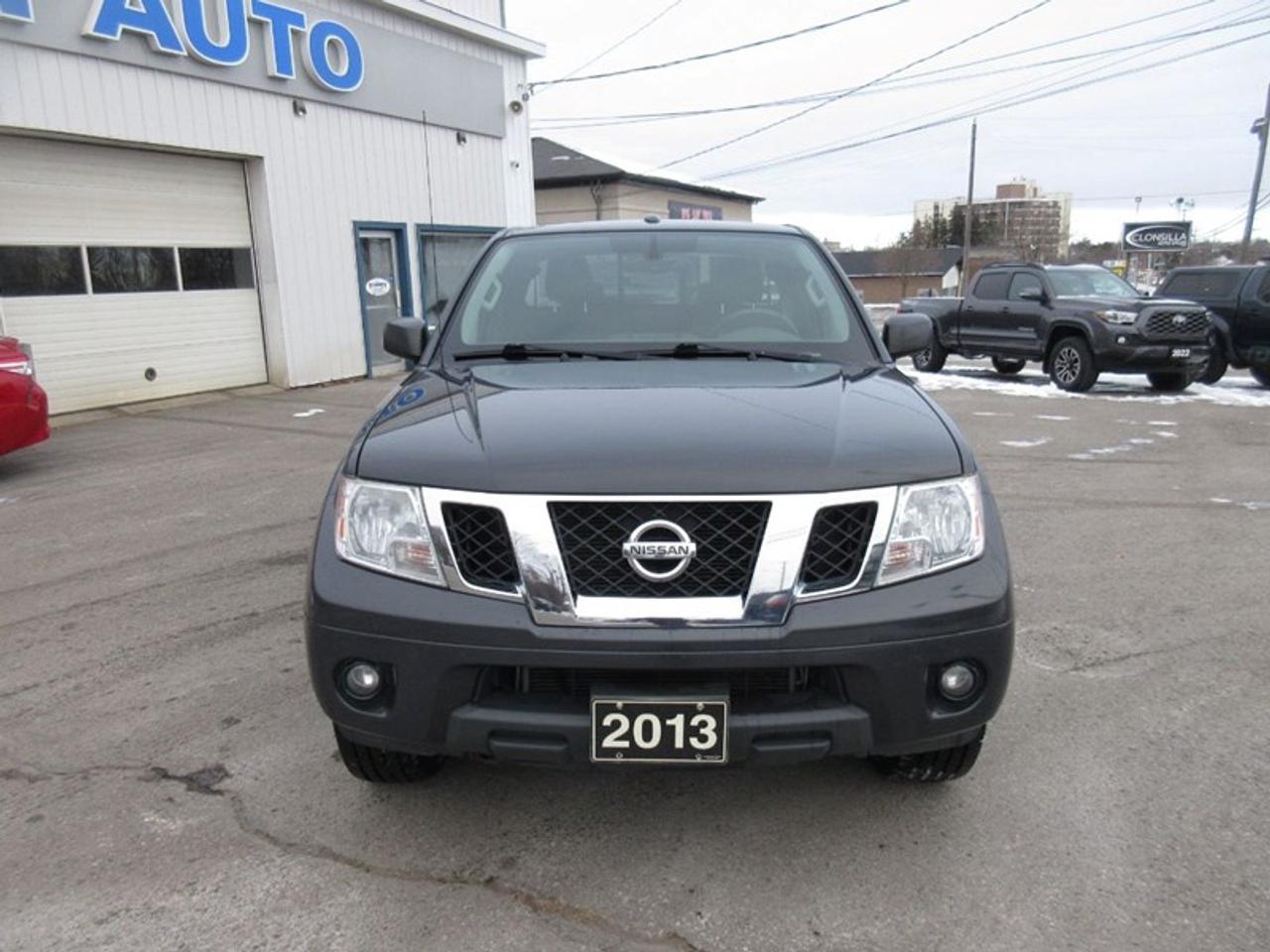 2013 Nissan Frontier SV King Cab V6 Photo