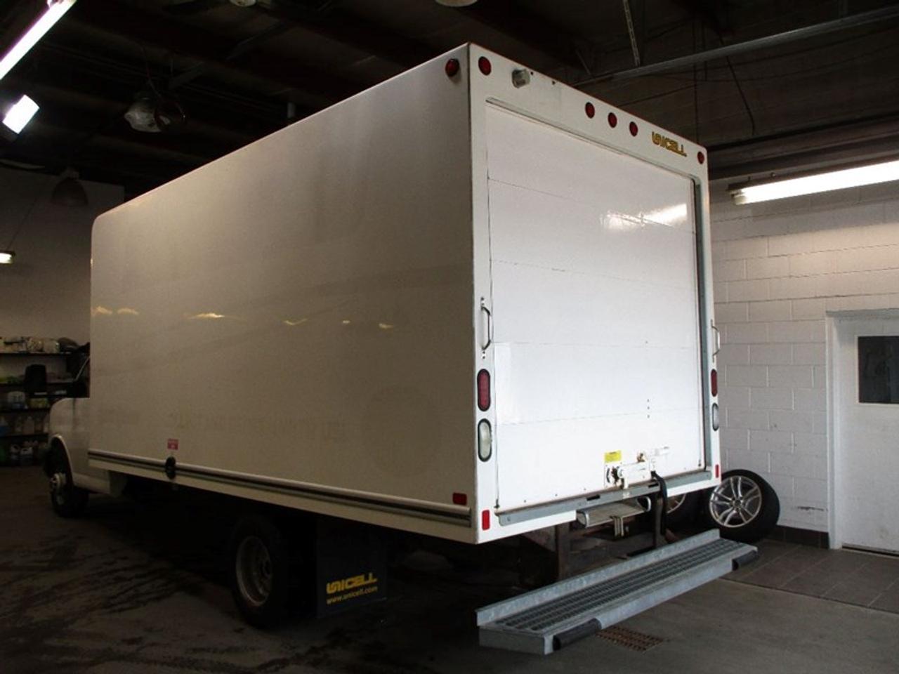 2015 GMC Savana G3500 Photo