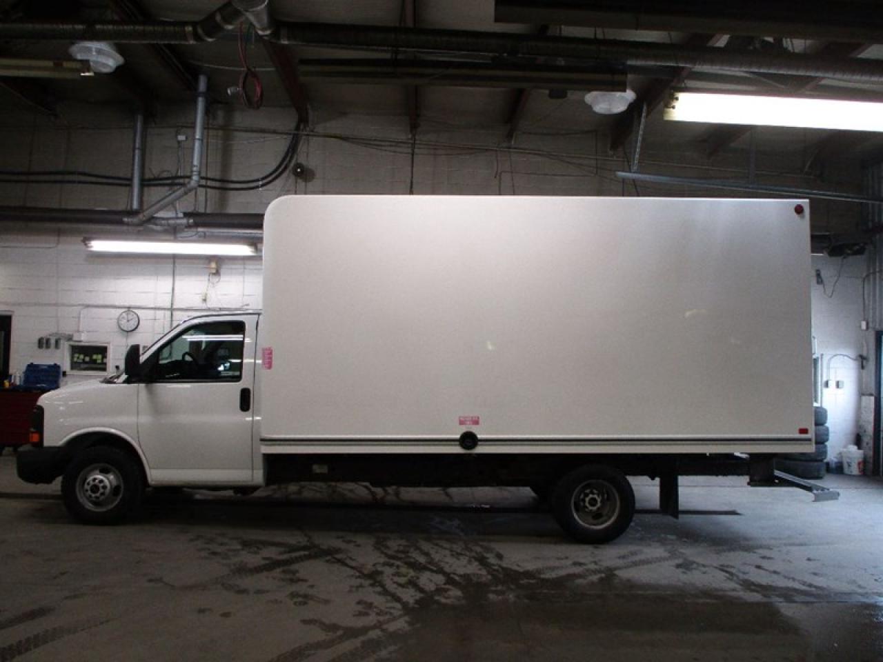 2015 GMC Savana G3500 Photo