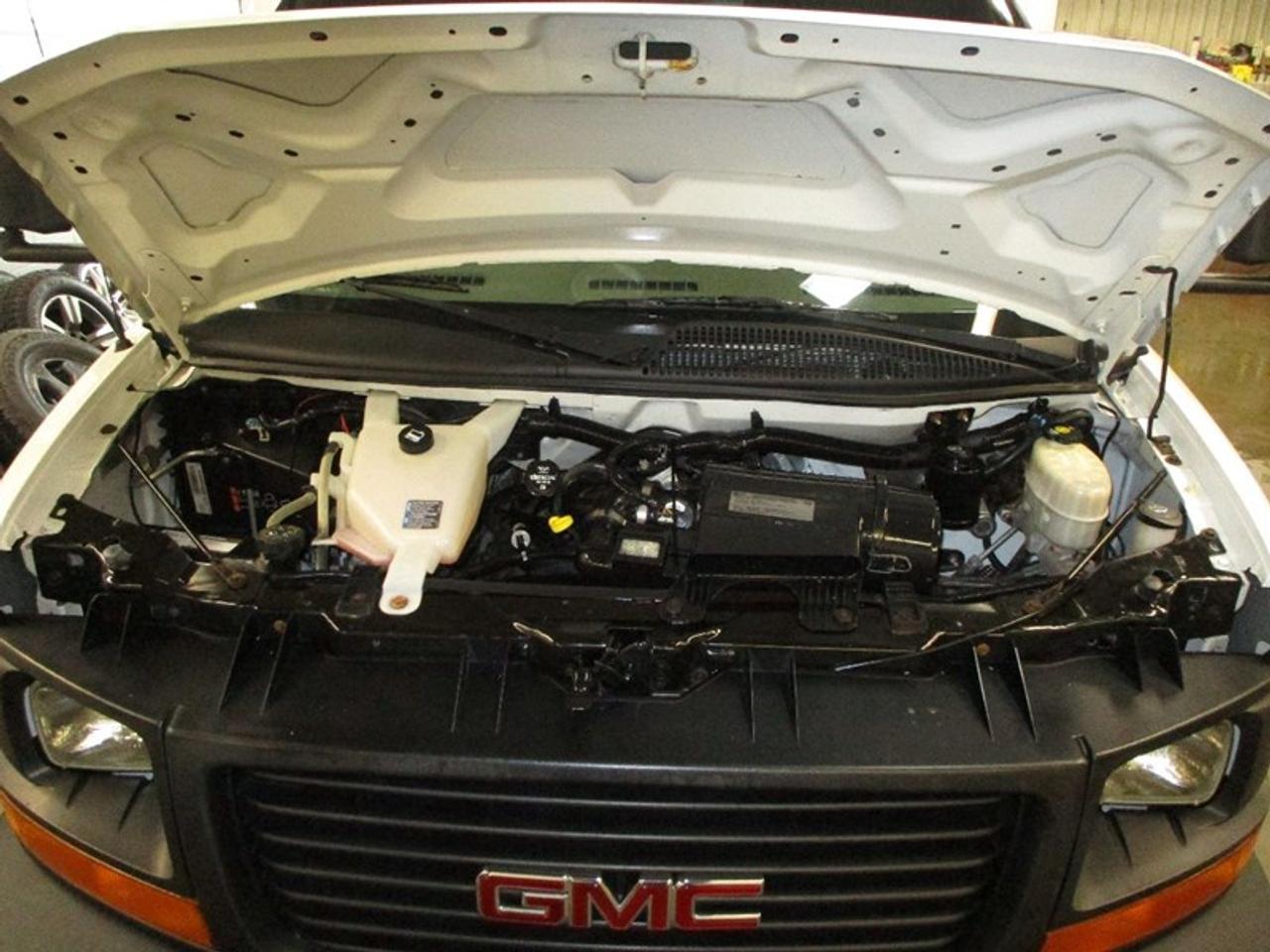 2015 GMC Savana G3500 Photo