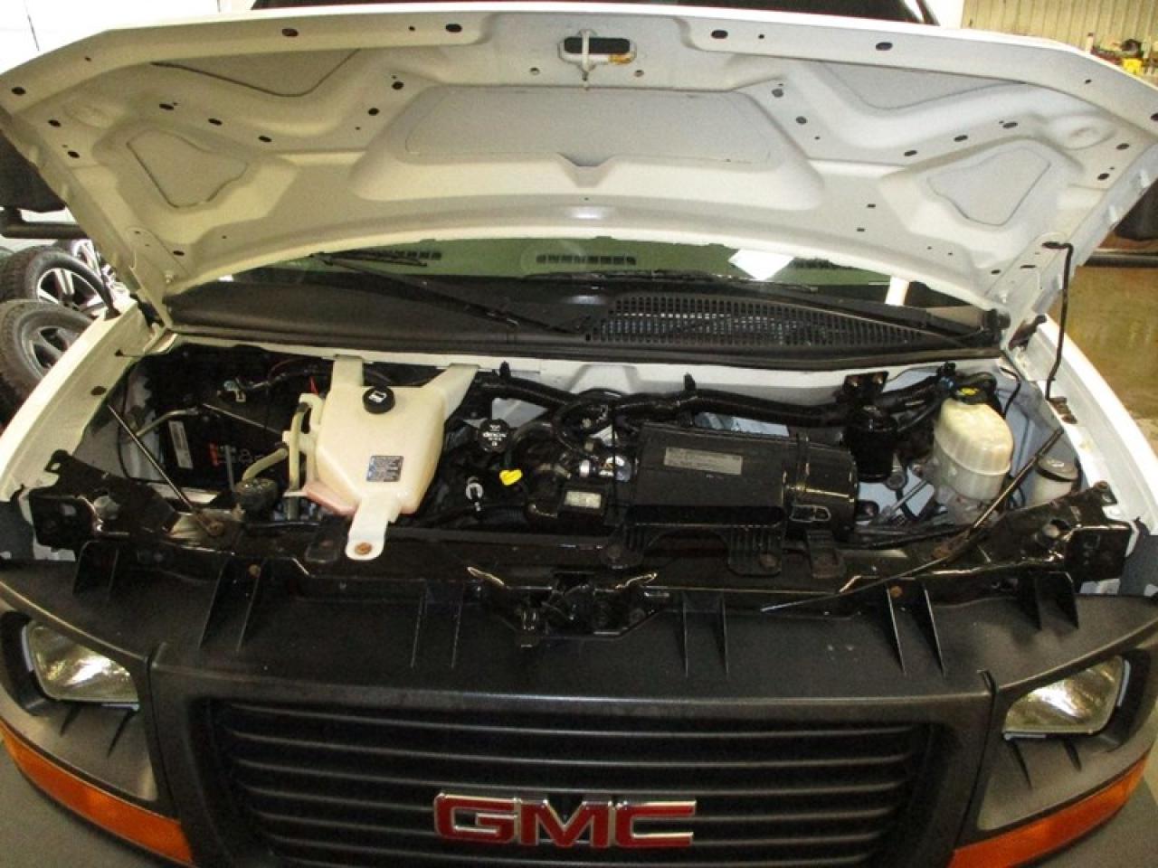 2015 GMC Savana G3500 Photo